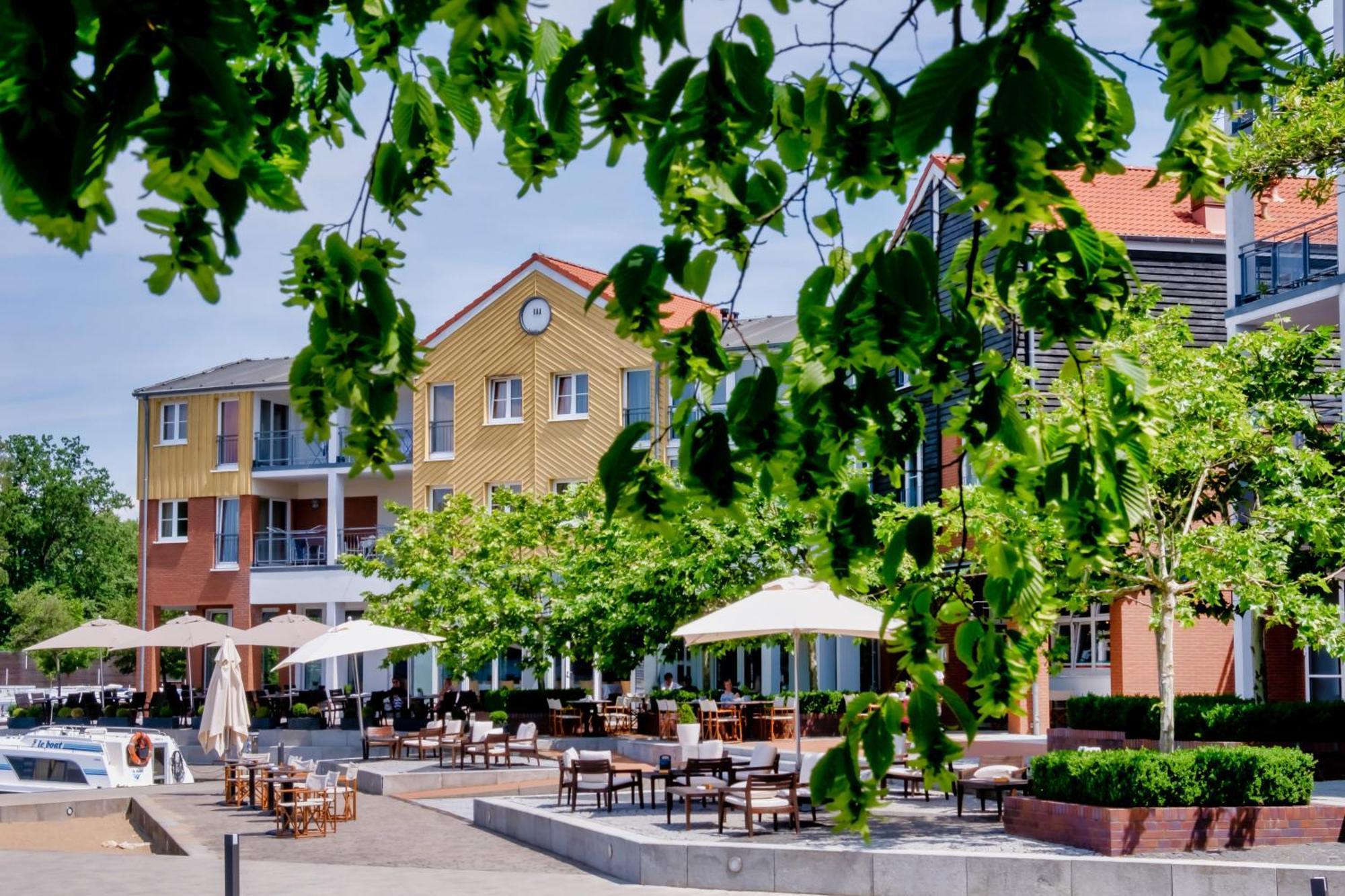 Precise Resort Marina Wolfsbruch Rheinsberg Exterior photo