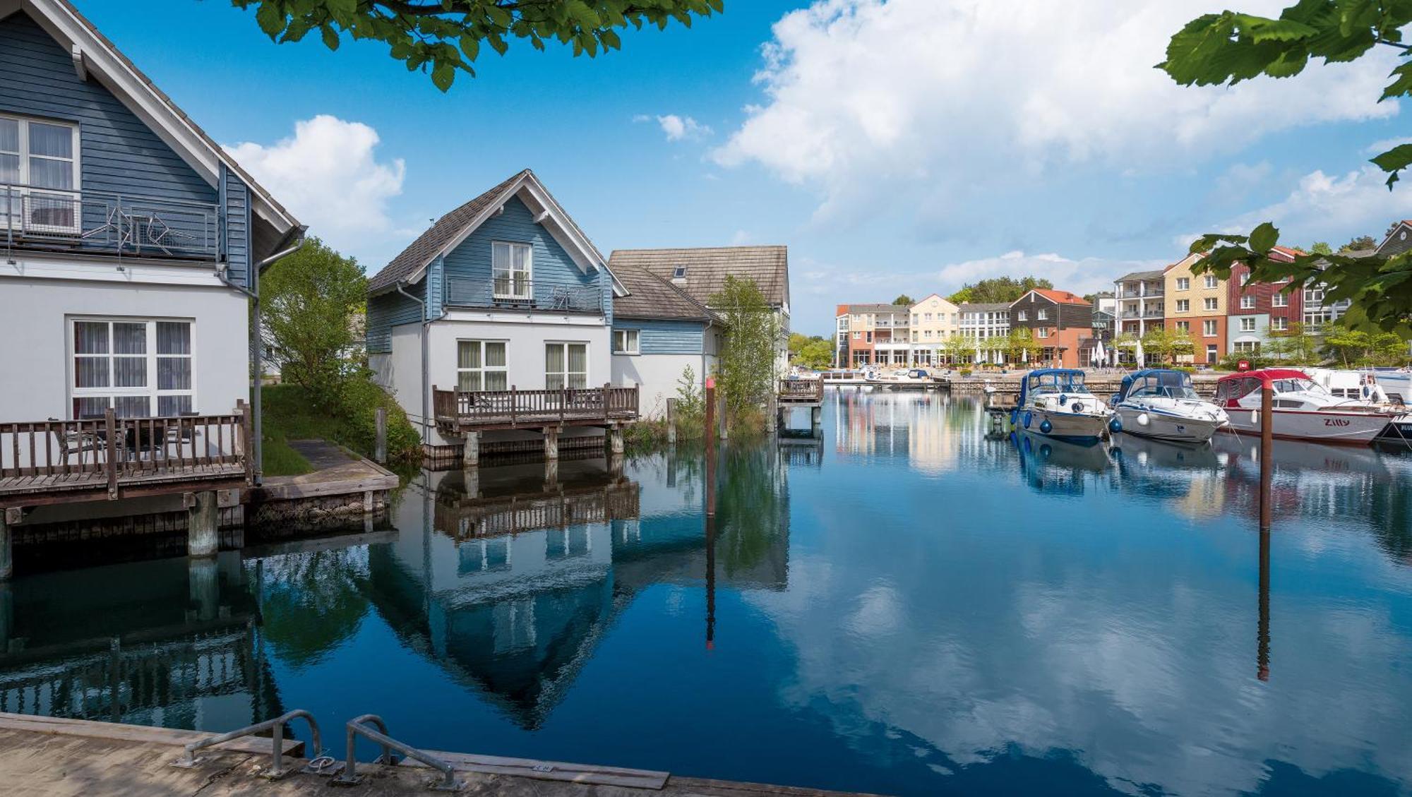 Precise Resort Marina Wolfsbruch Rheinsberg Exterior photo